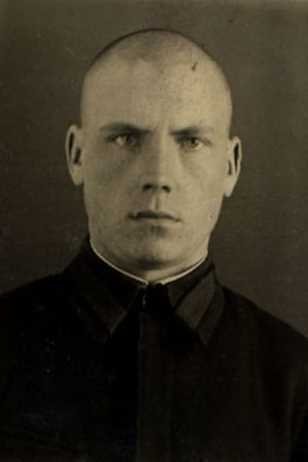 Носов Иван Иванович.