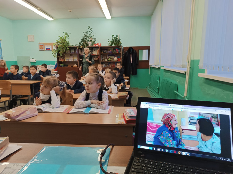 Разговоры о важном. «Миссия-милосердие. Ко дню волонтера».